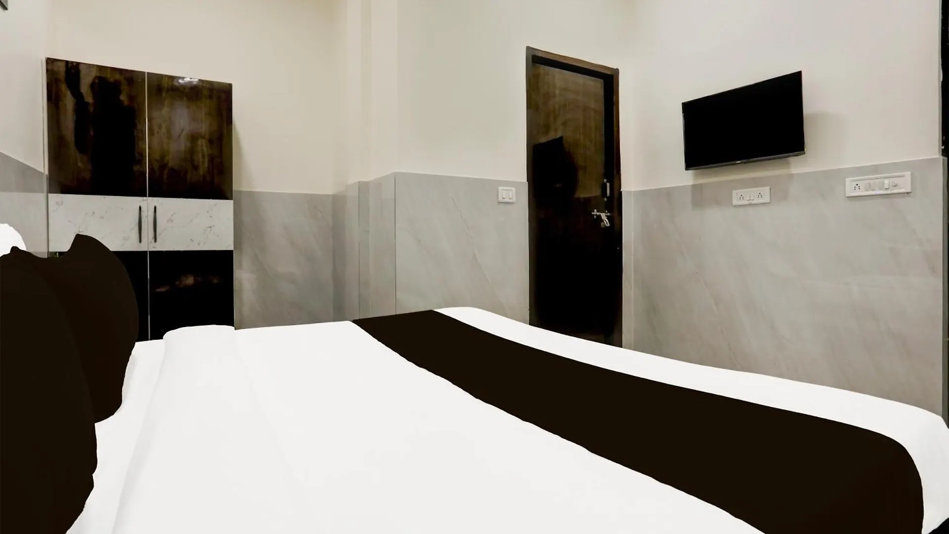 Hotel O Amazing House Delhi