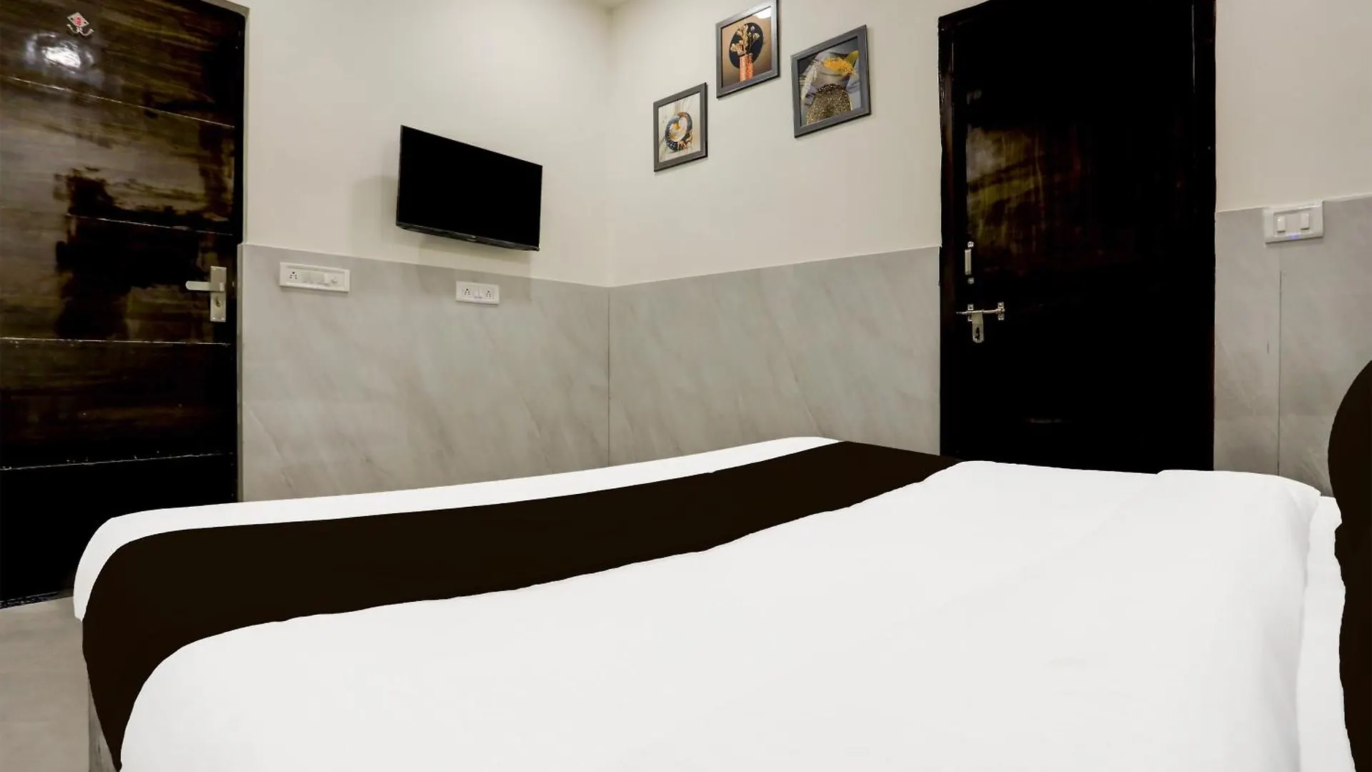 Hotel O Amazing House Delhi