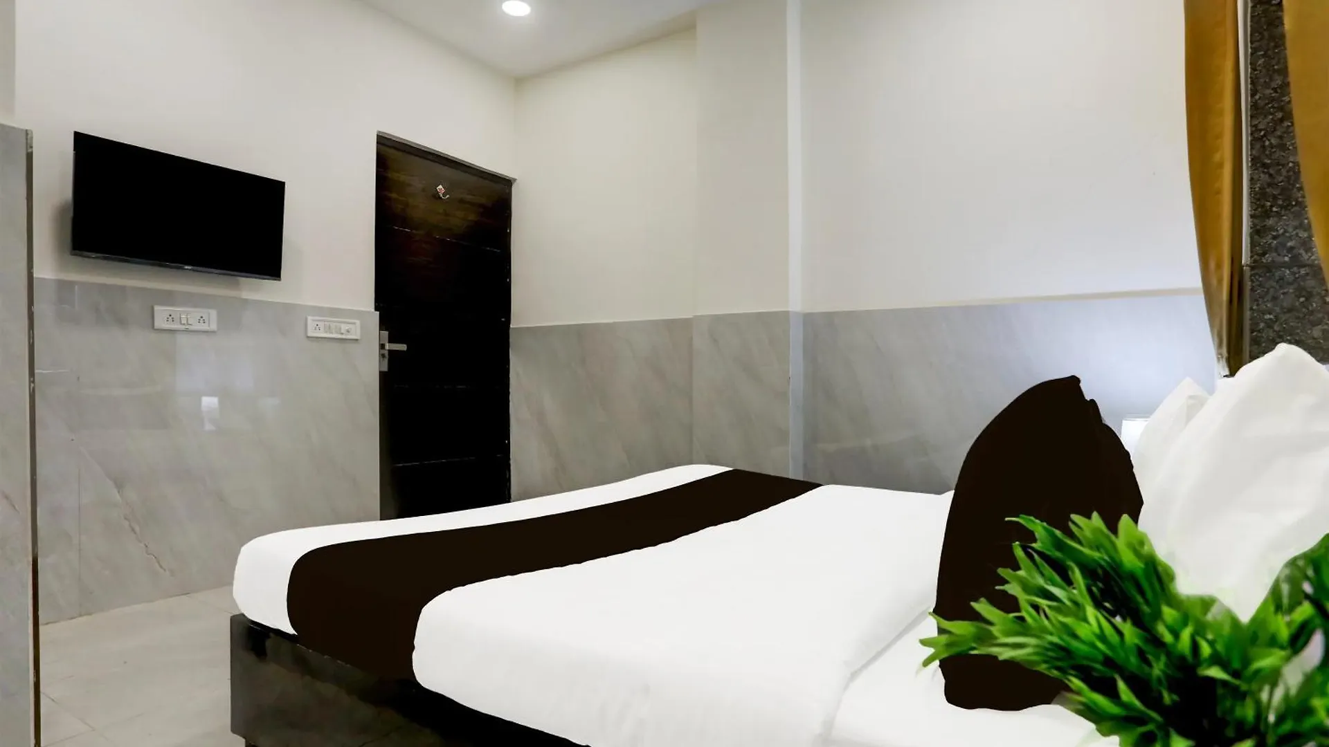 ***  Hotel O Amazing House Delhi  India